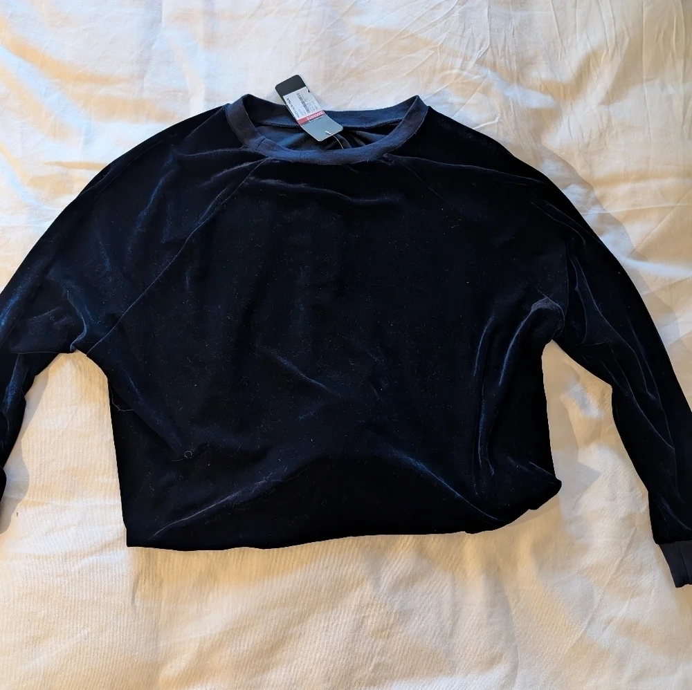 RDI Women's Long Sleeve Velour Tie Front Sweater Navy Size Small - Picture 6 of 9